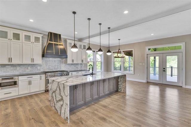 301 Serendipity Ln, Cranberry Twp, PA 16066