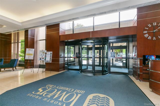 269-10 GRAND CENTRAL Parkway 21-E, Floral Park, NY 11005