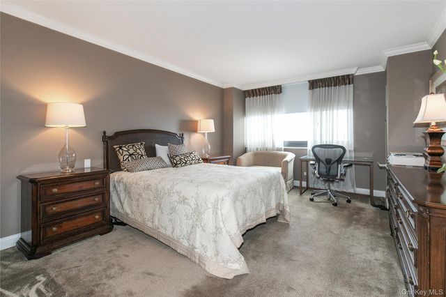 269-10 GRAND CENTRAL Parkway 21-E, Floral Park, NY 11005