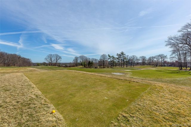 269-10 GRAND CENTRAL Parkway 21-E, Floral Park, NY 11005