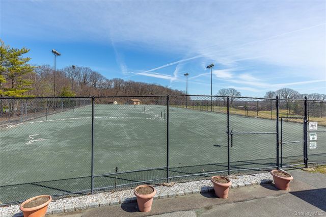 269-10 GRAND CENTRAL Parkway 21-E, Floral Park, NY 11005