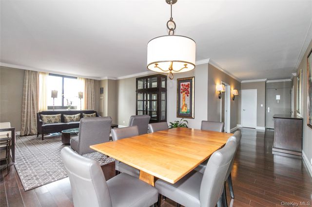 269-10 GRAND CENTRAL Parkway 21-E, Floral Park, NY 11005