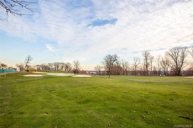 269-10 GRAND CENTRAL Parkway 21-E, Floral Park, NY 11005