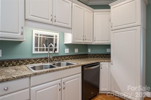 8 Clovelly Way, Asheville, NC 28803