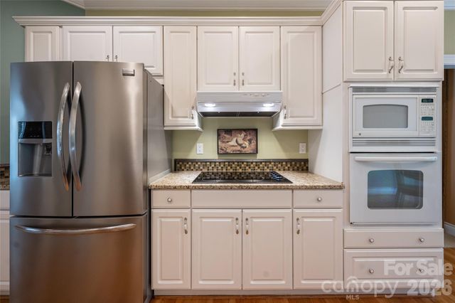8 Clovelly Way, Asheville, NC 28803