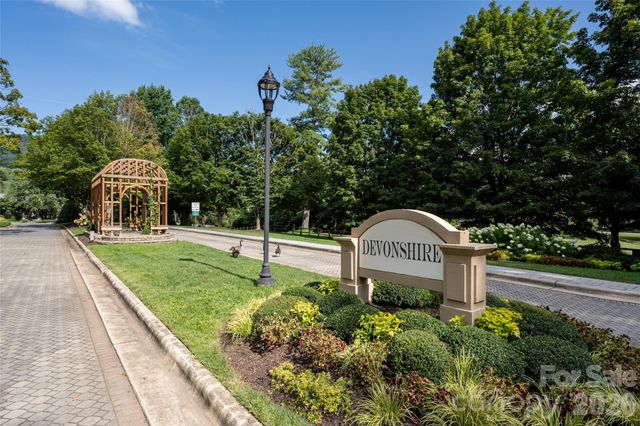 8 Clovelly Way, Asheville, NC 28803