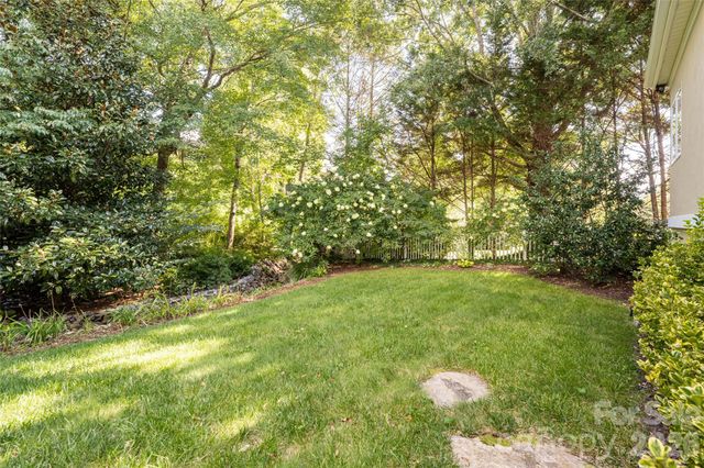 8 Clovelly Way, Asheville, NC 28803