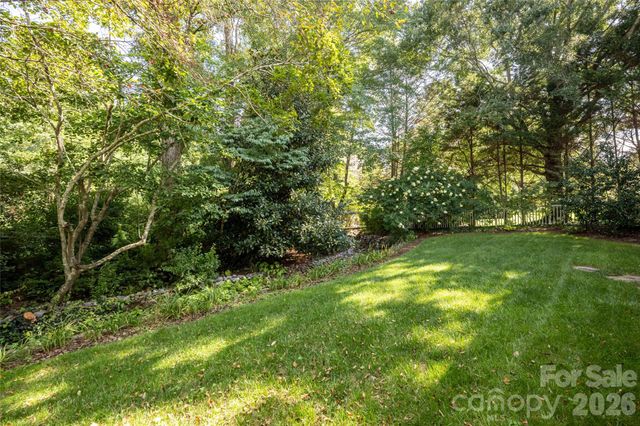 8 Clovelly Way, Asheville, NC 28803