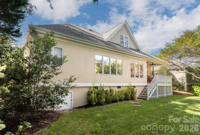 8 Clovelly Way, Asheville, NC 28803