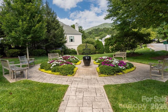 8 Clovelly Way, Asheville, NC 28803