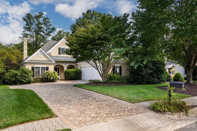 8 Clovelly Way, Asheville, NC 28803
