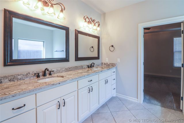 1335 E Teresa Avenue, Sapulpa, OK 74066