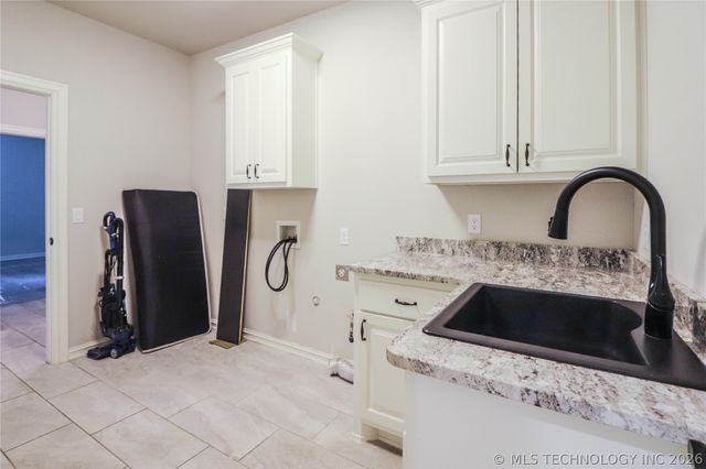 1335 E Teresa Avenue, Sapulpa, OK 74066