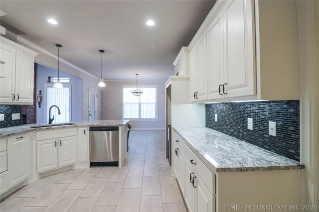 1335 E Teresa Avenue, Sapulpa, OK 74066