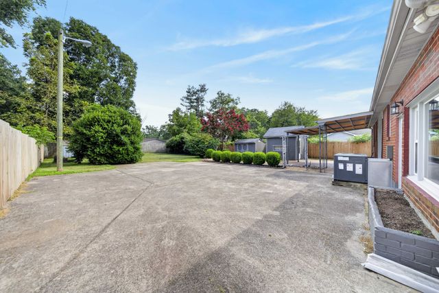 111 Hiller Dr, Old Hickory, TN 37138