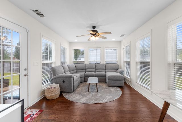216 Williamsburg Cir, Tullahoma, TN 37388