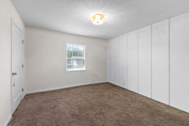 216 Williamsburg Cir, Tullahoma, TN 37388