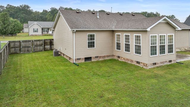 216 Williamsburg Cir, Tullahoma, TN 37388