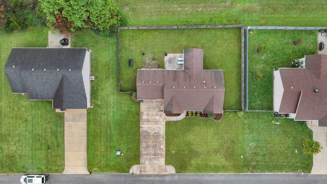 216 Williamsburg Cir, Tullahoma, TN 37388