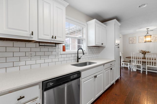 216 Williamsburg Cir, Tullahoma, TN 37388
