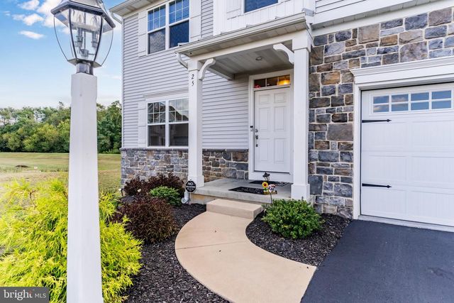 25 ELDON LANE LN, Carlisle, PA 17015