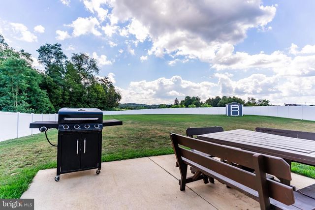 25 ELDON LANE LN, Carlisle, PA 17015