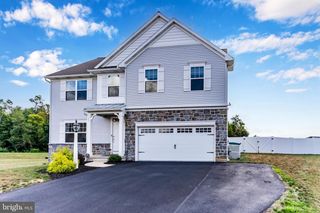 25 ELDON LANE LN, Carlisle, PA 17015