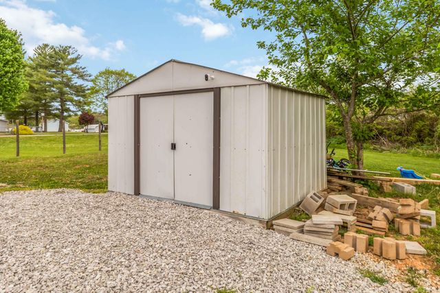 84 Sycamore Street, Burnside, KY 42519