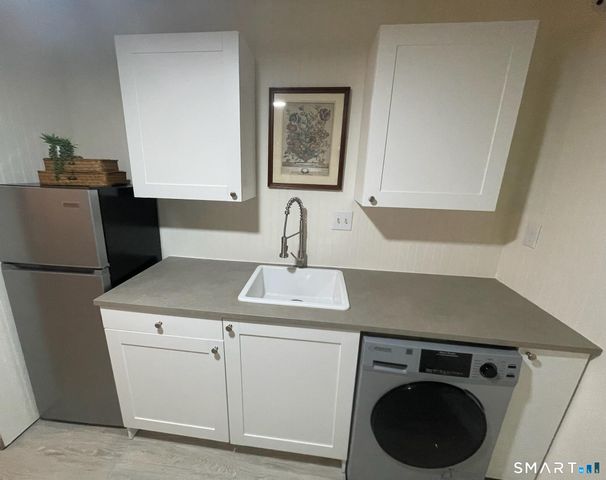 308 Meadowside Road APT 101, Milford, CT 06460