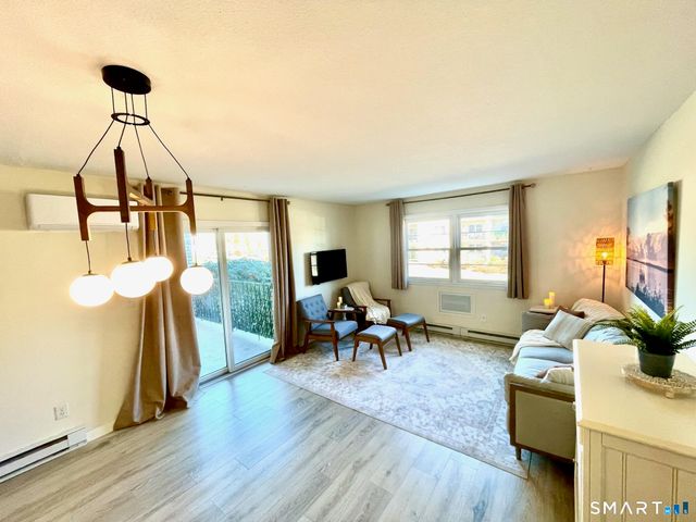 308 Meadowside Road APT 101, Milford, CT 06460