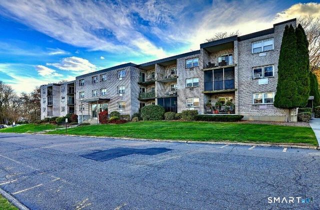 308 Meadowside Road APT 101, Milford, CT 06460