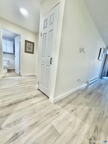 308 Meadowside Road APT 101, Milford, CT 06460