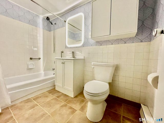 308 Meadowside Road APT 101, Milford, CT 06460