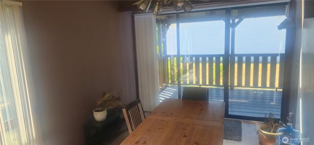 22718 SE 321st Place, Kent, WA 98042