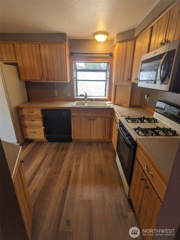 22718 SE 321st Place, Kent, WA 98042