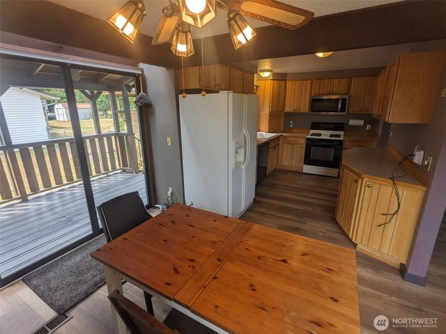 22718 SE 321st Place, Kent, WA 98042