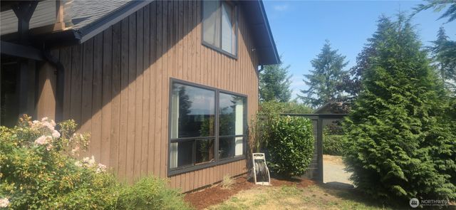 22718 SE 321st Place, Kent, WA 98042