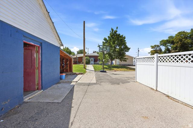 5037 S 3200 W, Taylorsville, UT 84118