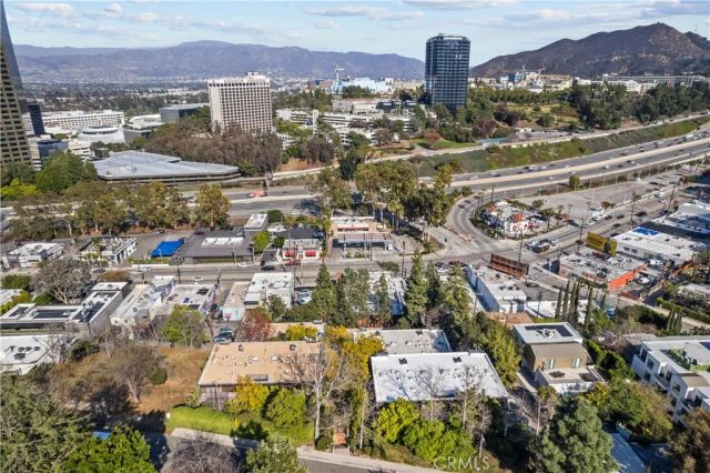 3880 Fredonia Drive D, Los Angeles, CA 90068