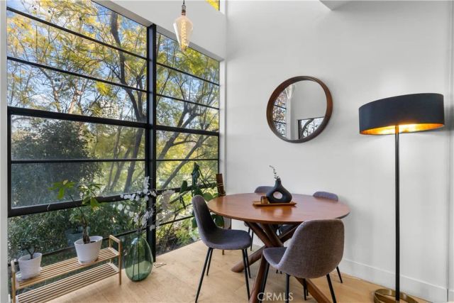 3880 Fredonia Drive D, Los Angeles, CA 90068