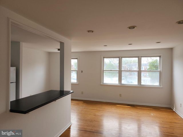 107 LOCKART PLZ, Philadelphia, PA 19116