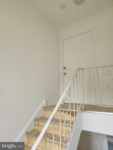 107 LOCKART PLZ, Philadelphia, PA 19116