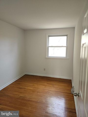 107 LOCKART PLZ, Philadelphia, PA 19116