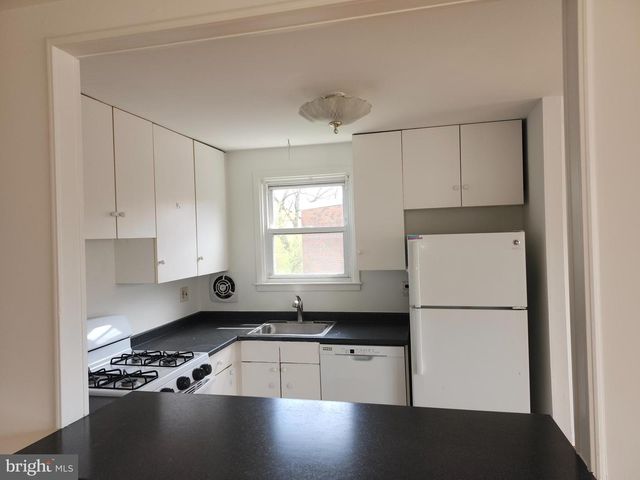 107 LOCKART PLZ, Philadelphia, PA 19116