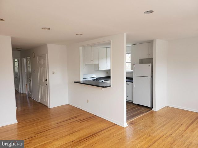 107 LOCKART PLZ, Philadelphia, PA 19116