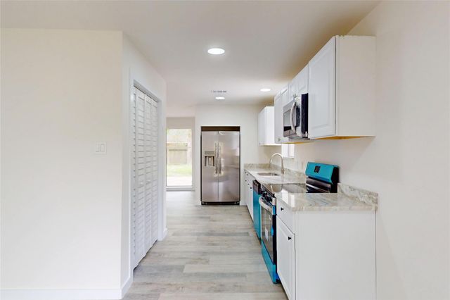 2218 Poplar Park Drive, Houston, TX 77339