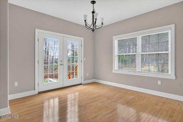 18 Lakepointe Way, Stillwater, NY 12866