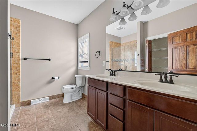 18 Lakepointe Way, Stillwater, NY 12866