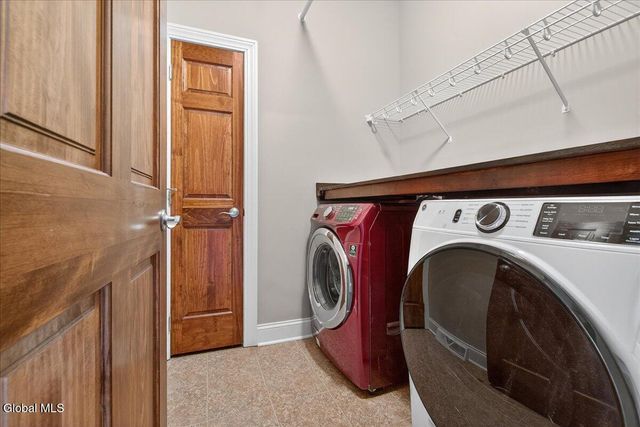 18 Lakepointe Way, Stillwater, NY 12866