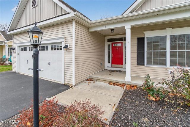 18 Lakepointe Way, Stillwater, NY 12866